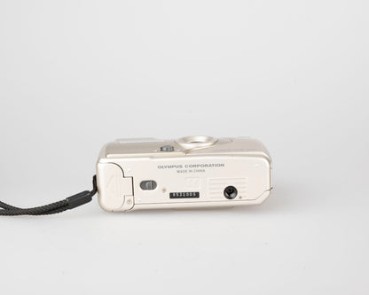 Olympus Trip AF-50 35mm camera w/ case (serial 8531005)