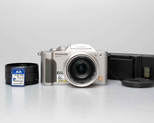 Panasonic Lumix DMC-FZ1 2 MP CCD sensor digicam feat. Leica DC lens w/ charger + battery + 1GB SD card + lens shade (serial C3SM00656)
