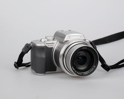 Panasonic Lumix DMC-FZ20 digicam feat/ 5 MP CCD sensor + Leica DC Vario-Elmarit 1:2.8/6-72 ASPH lens w/ charger + battery + 2GB SD card