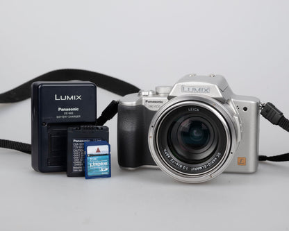 Panasonic Lumix DMC-FZ20 digicam feat/ 5 MP CCD sensor + Leica DC Vario-Elmarit 1:2.8/6-72 ASPH lens w/ charger + battery + 2GB SD card