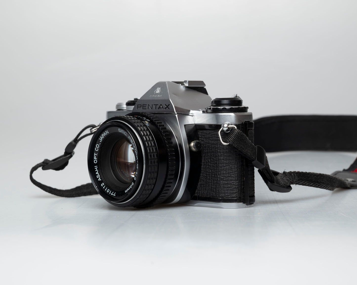 Pentax ME 35mm reflex avec objectif SMC Pentax M 50mm f2 (série 3704402)