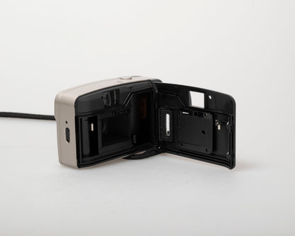 Appareil photo Pentax PC-330 35 mm avec étui (série 5421634)