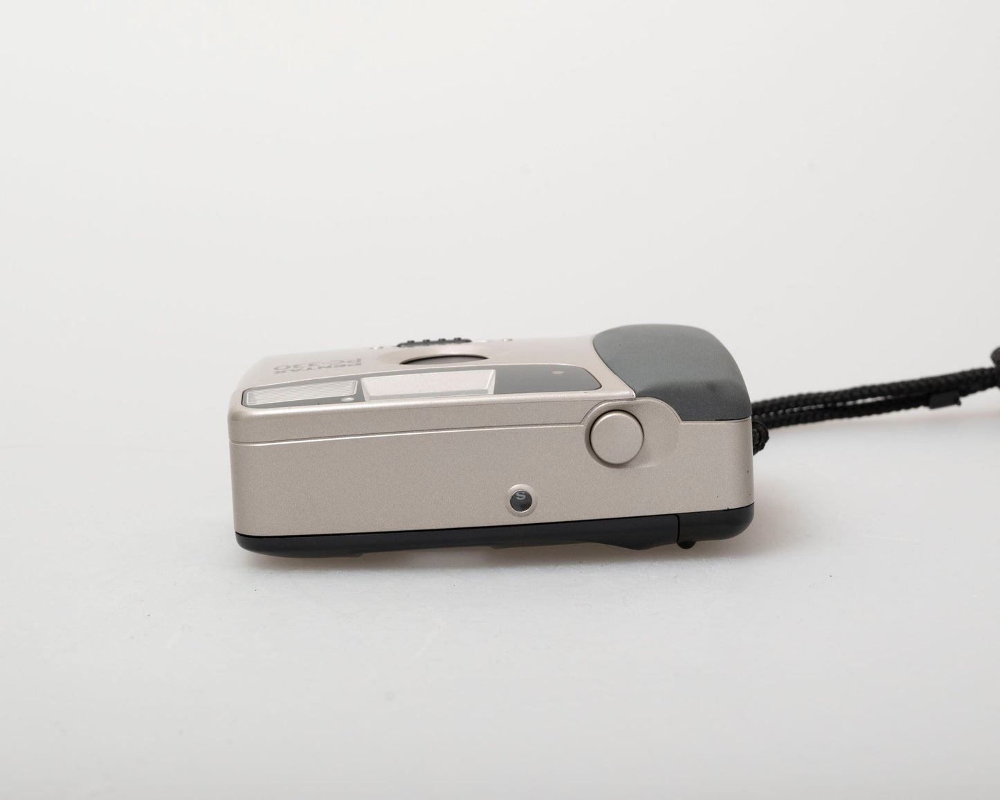 Appareil photo Pentax PC-330 35 mm avec étui (série 5421634)