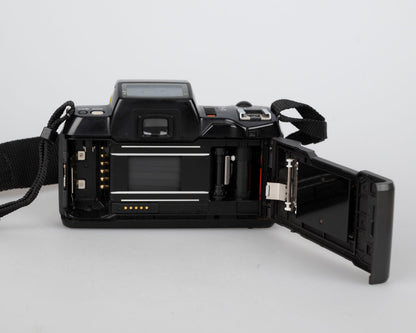 Pentax SF10 35mm SLR w/ SMC Pentax-FA 28-80mm zoom lens (serial 4195760)