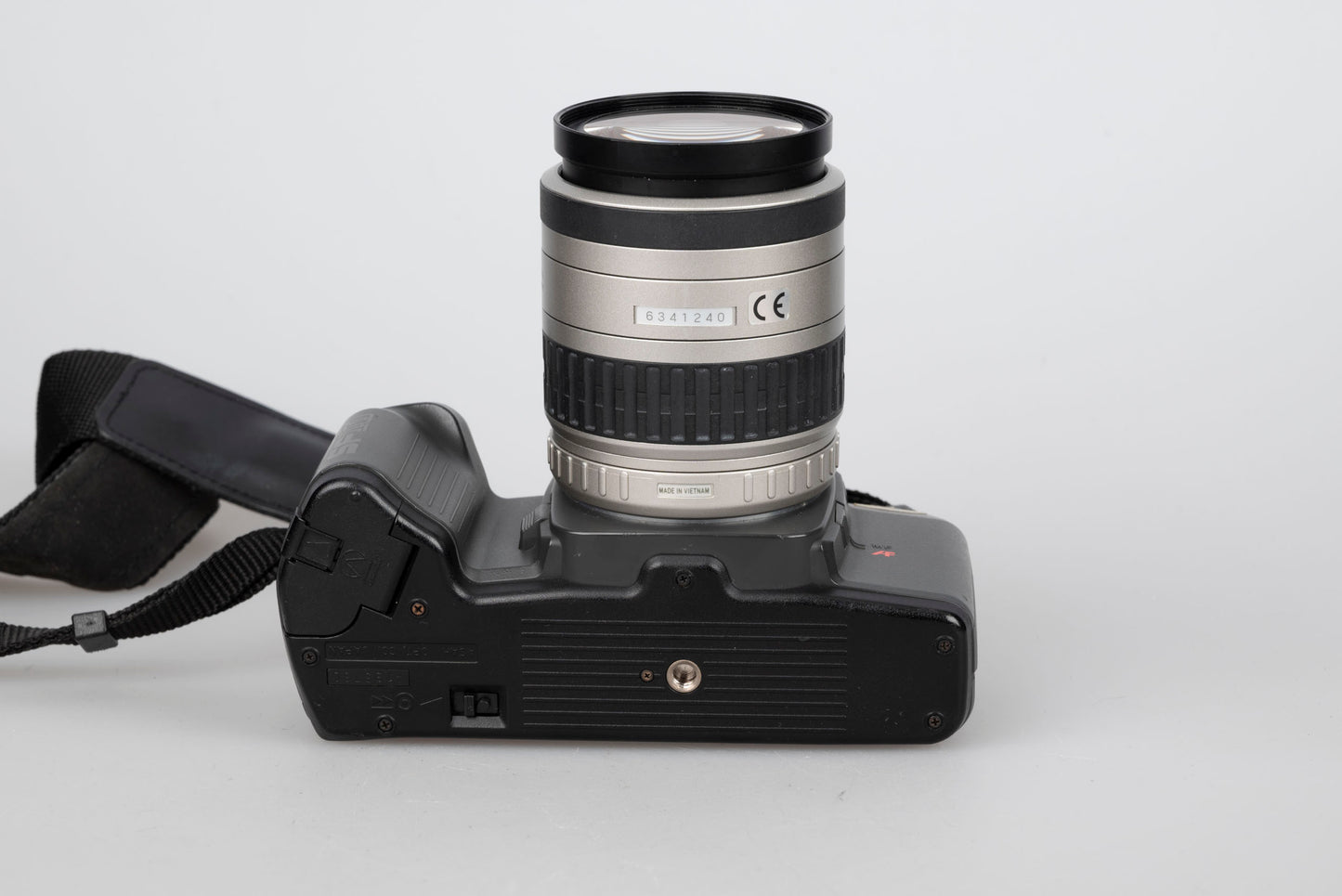Pentax SF10 35mm SLR w/ SMC Pentax-FA 28-80mm zoom lens (serial 4195760)
