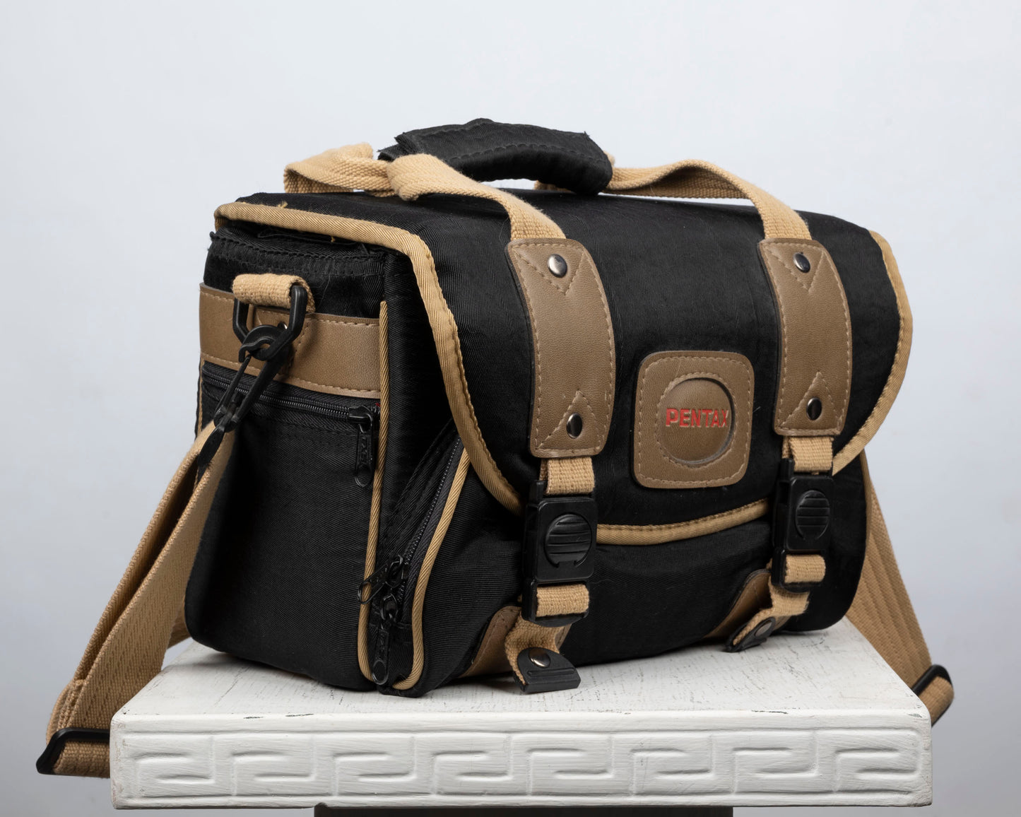 Sac photo Pentax noir et beige de taille moyenne