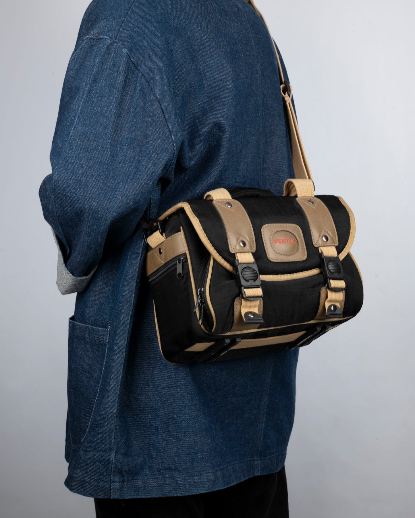 Sac photo Pentax noir et beige de taille moyenne