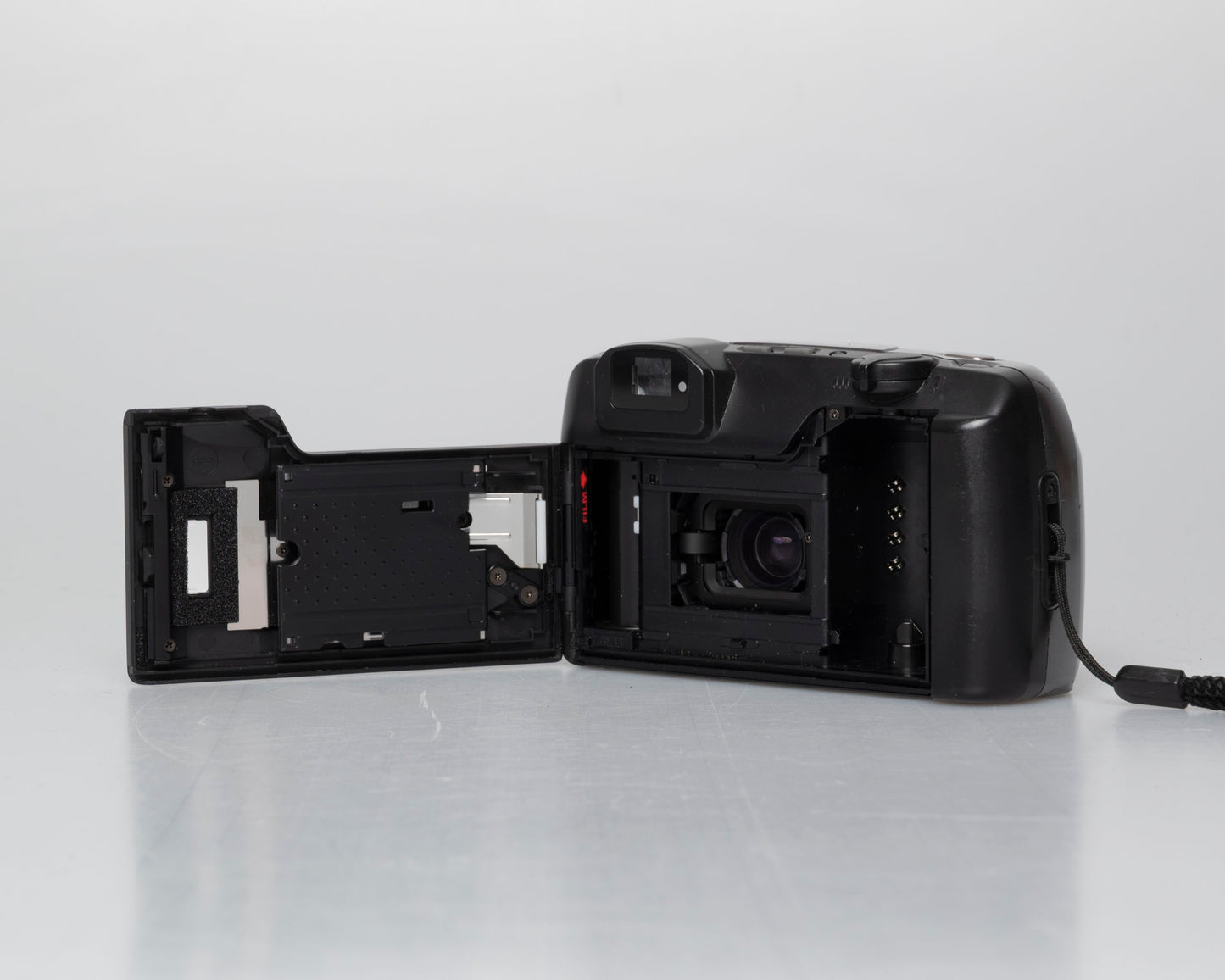 Appareil photo Pentax Espio 80V 35mm avec étui (numéro de série 4285642)