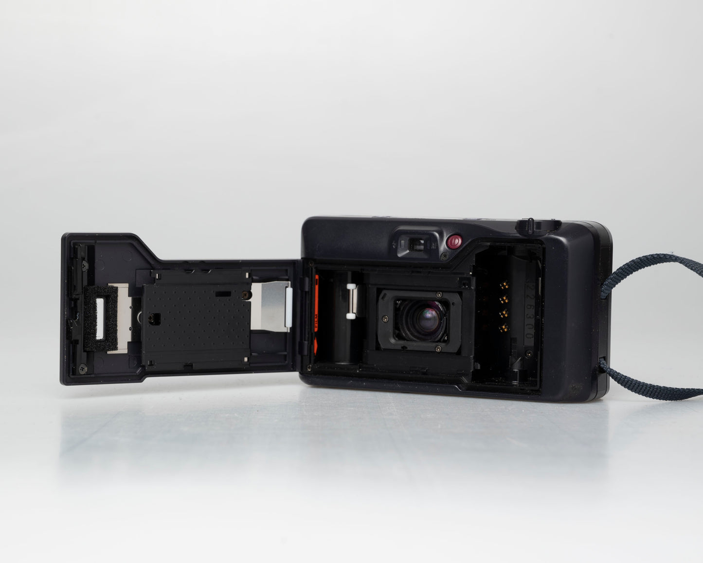 Pentax Espio 35mm camera w/ case (serial 4710980)