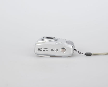 Pentax Optio 30 Appareil photo numérique à capteur CCD 3,2 MP avec carte SD de 1 Go
