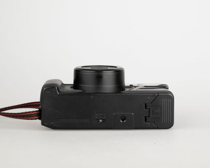 Pentax Zoom-70 (IQZoom) 35mm camera w/case (serial 5683511)