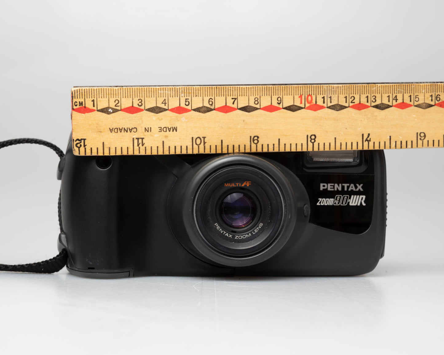 Pentax Zoom90-WR 35mm camera (serial 5597959)