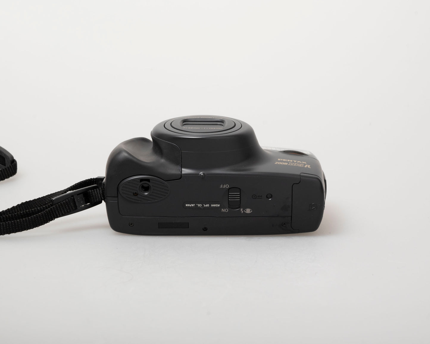 Pentax Zoom 105-R 35mm camera w/case (serial 5245413)