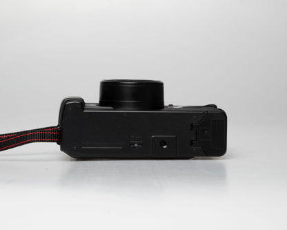 Pentax Zoom-70 (IQZoom) 35mm camera w/case (serial 5379330)