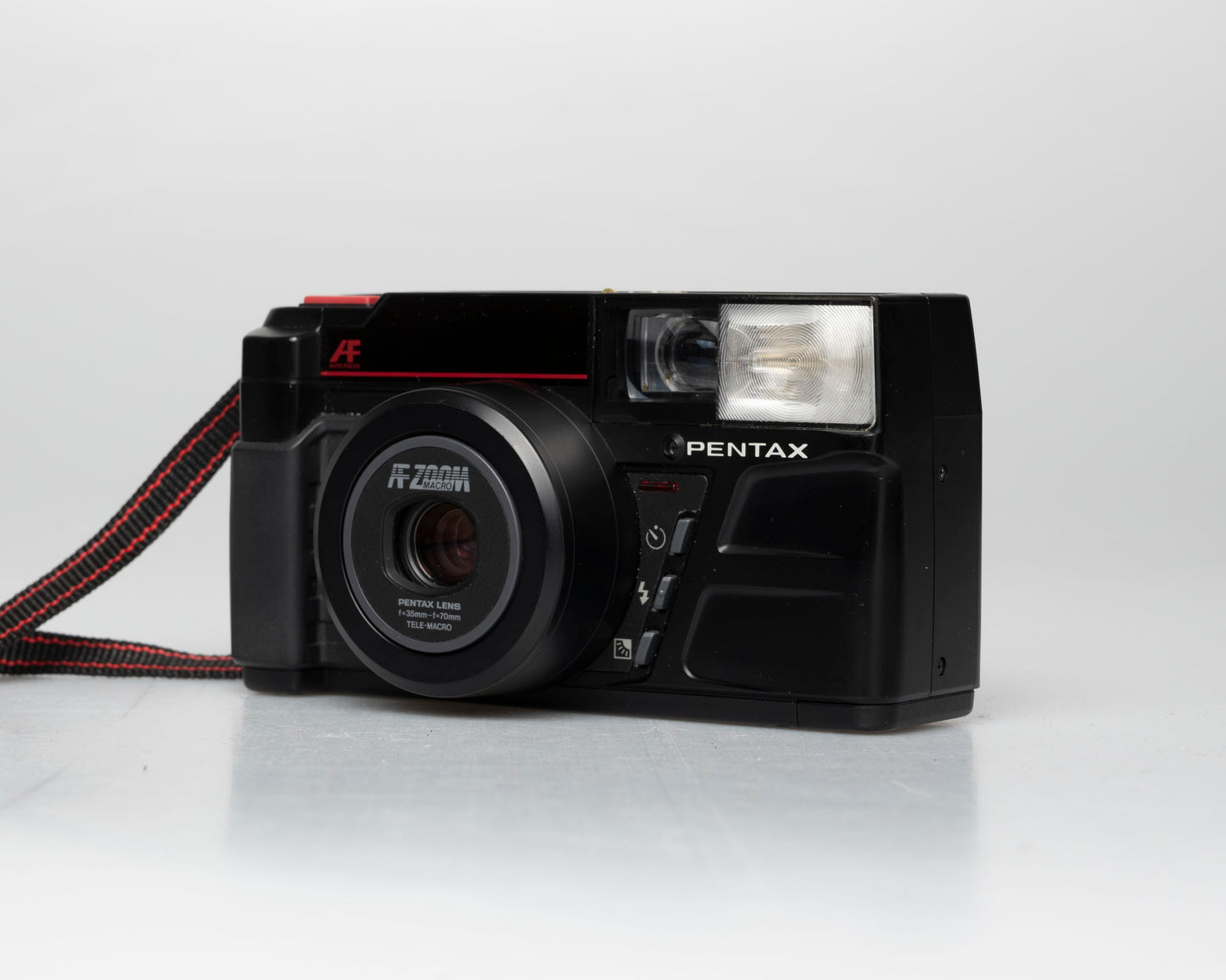 Pentax Zoom-70 (IQZoom) 35mm camera w/case (serial 5379330)