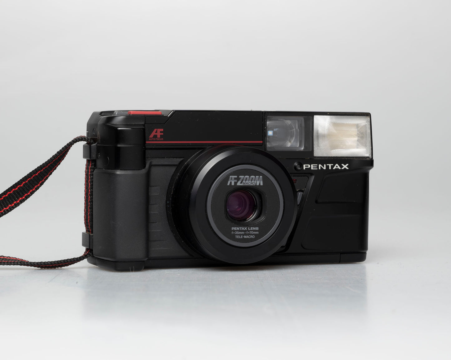 Pentax Zoom-70 (IQZoom) 35mm camera w/case (serial 5379330)