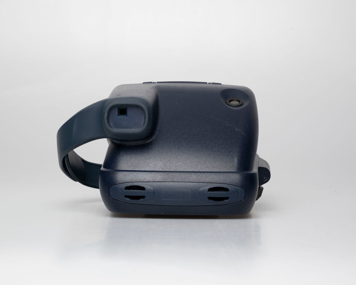 Appareil photo instantané Polaroid 600 (numéro de série KDQ3J93ECARA)