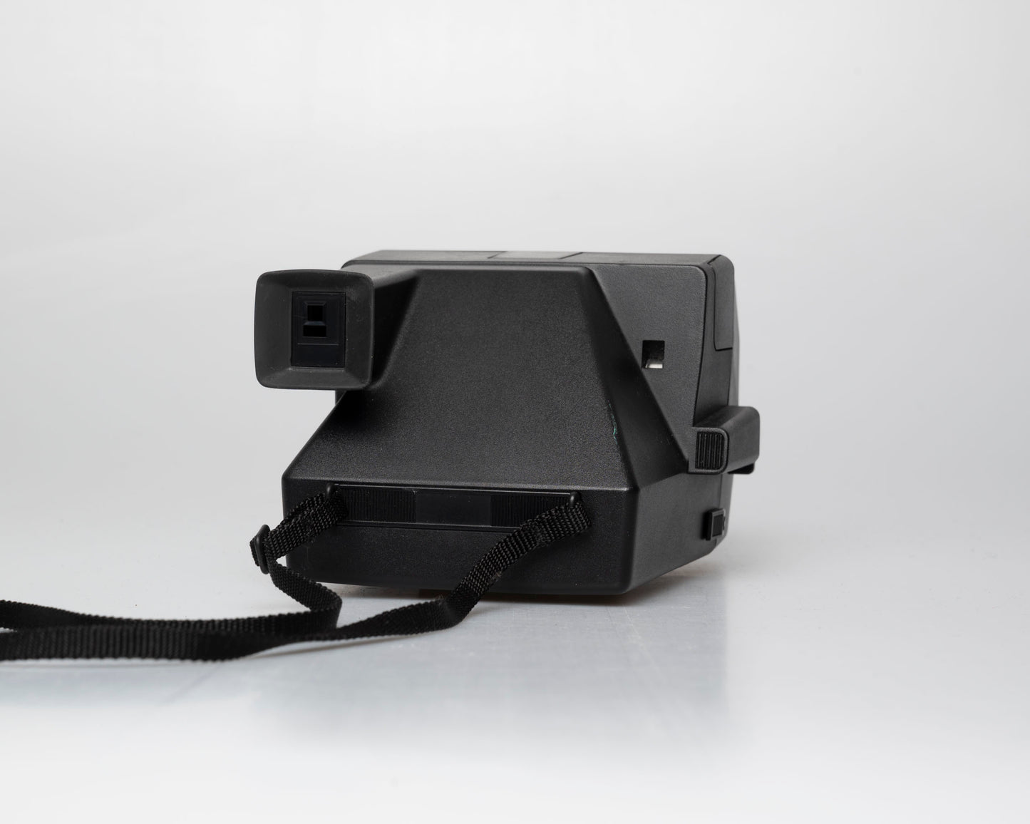 Polaroid 640 instant film camera (serial F1Z93529NB)