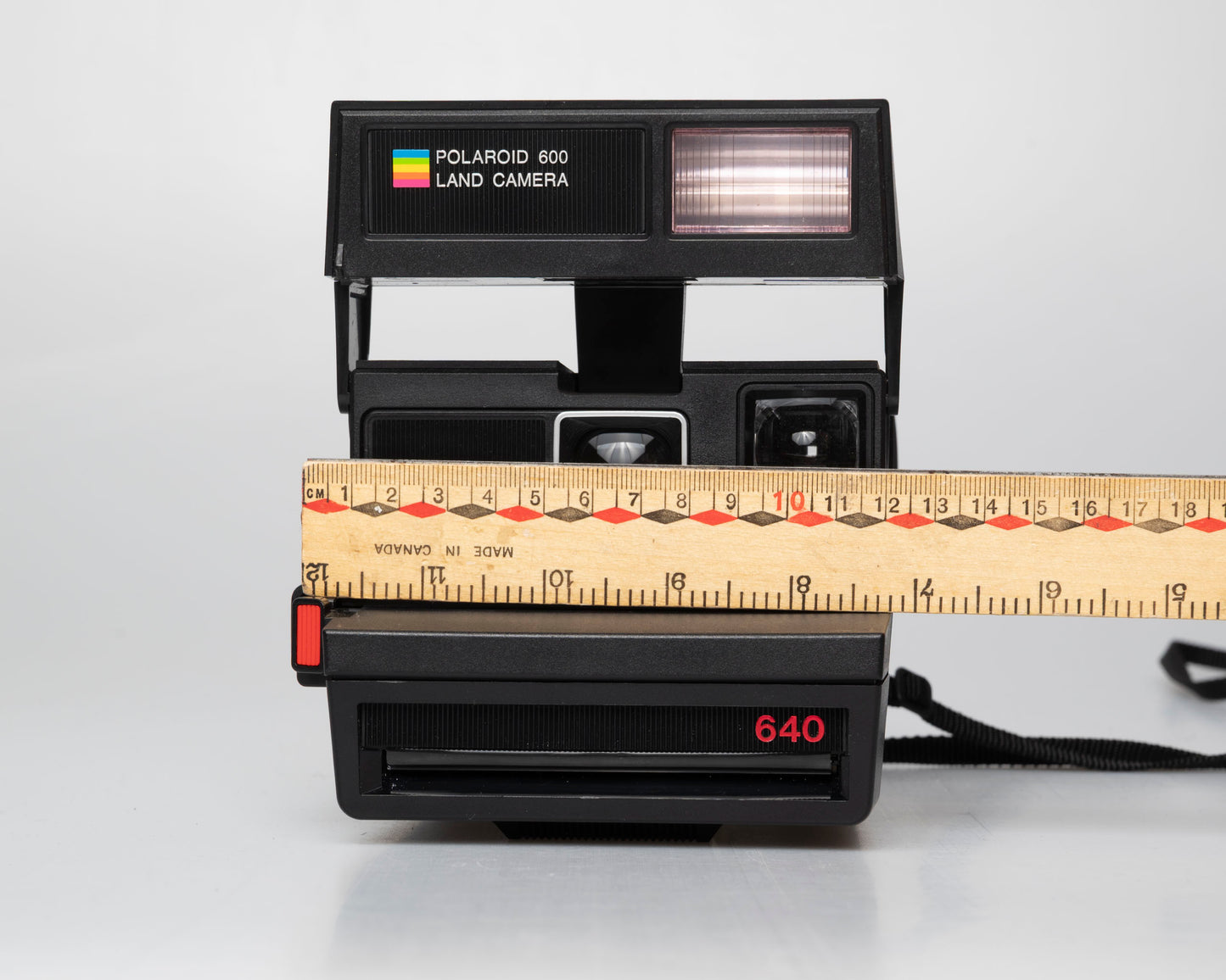 Polaroid 640 instant film camera (serial F1Z93529NB)