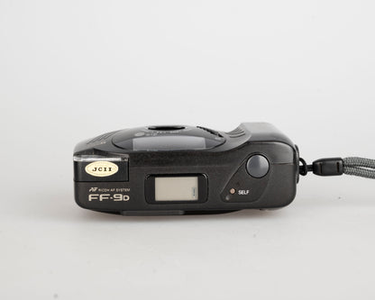 Appareil photo compact 35 mm Ricoh FF-9D avec étui (série 38192708)