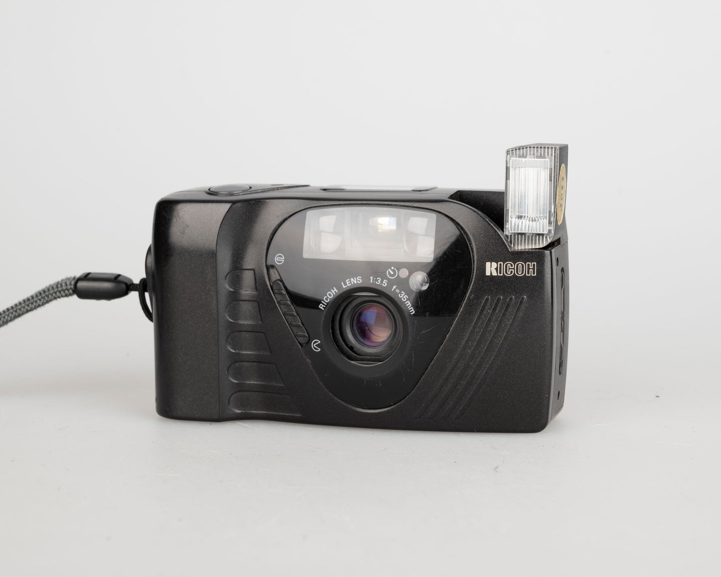 Appareil photo compact 35 mm Ricoh FF-9D avec étui (série 38192708)