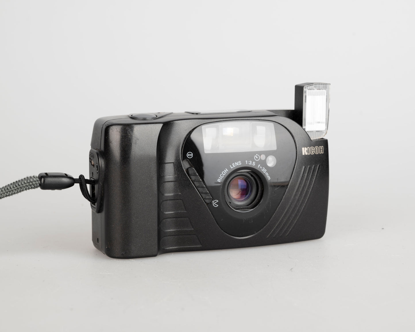 Appareil photo compact 35 mm Ricoh FF-9D avec étui (série 38192708)