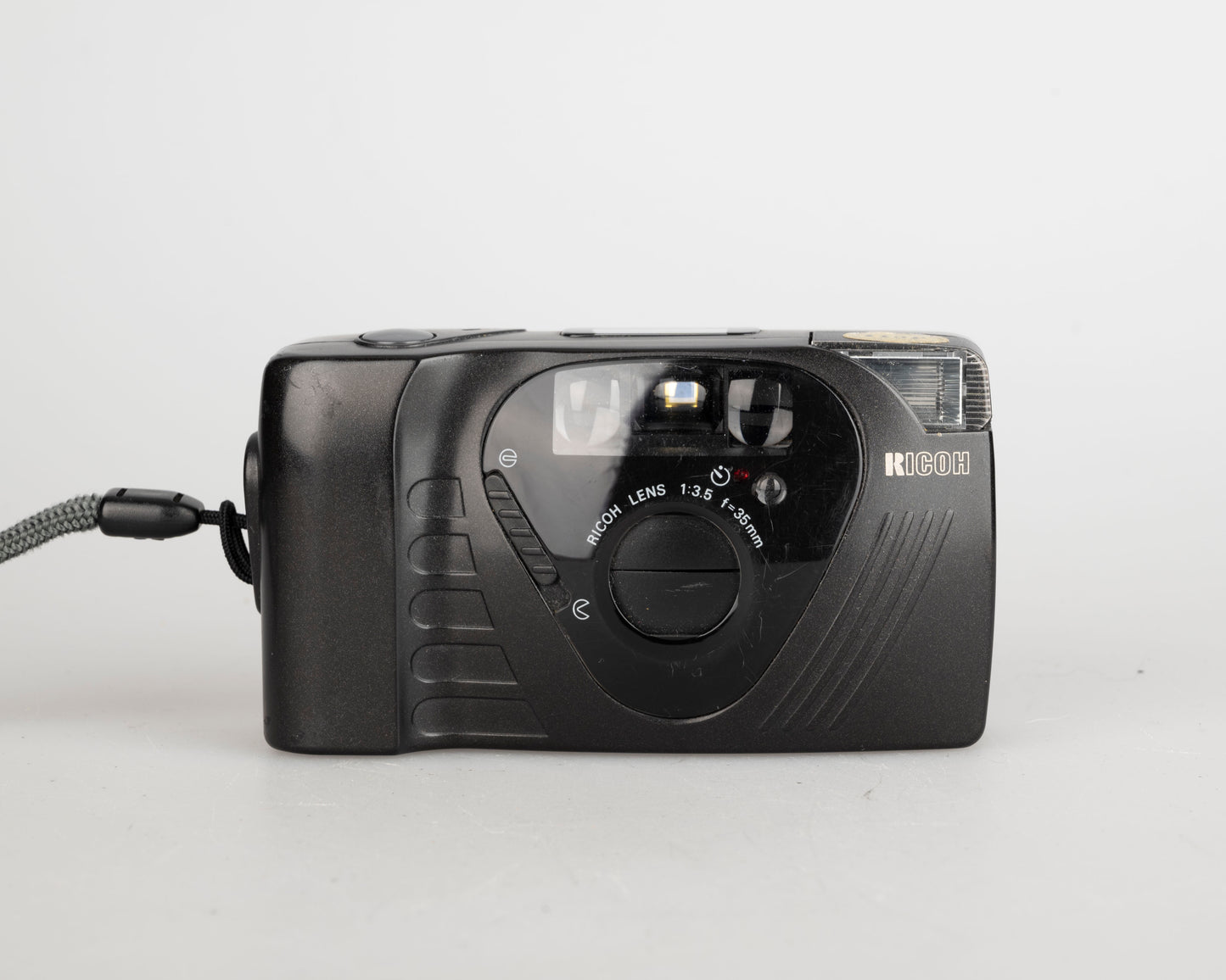 Appareil photo compact 35 mm Ricoh FF-9D avec étui (série 38192708)