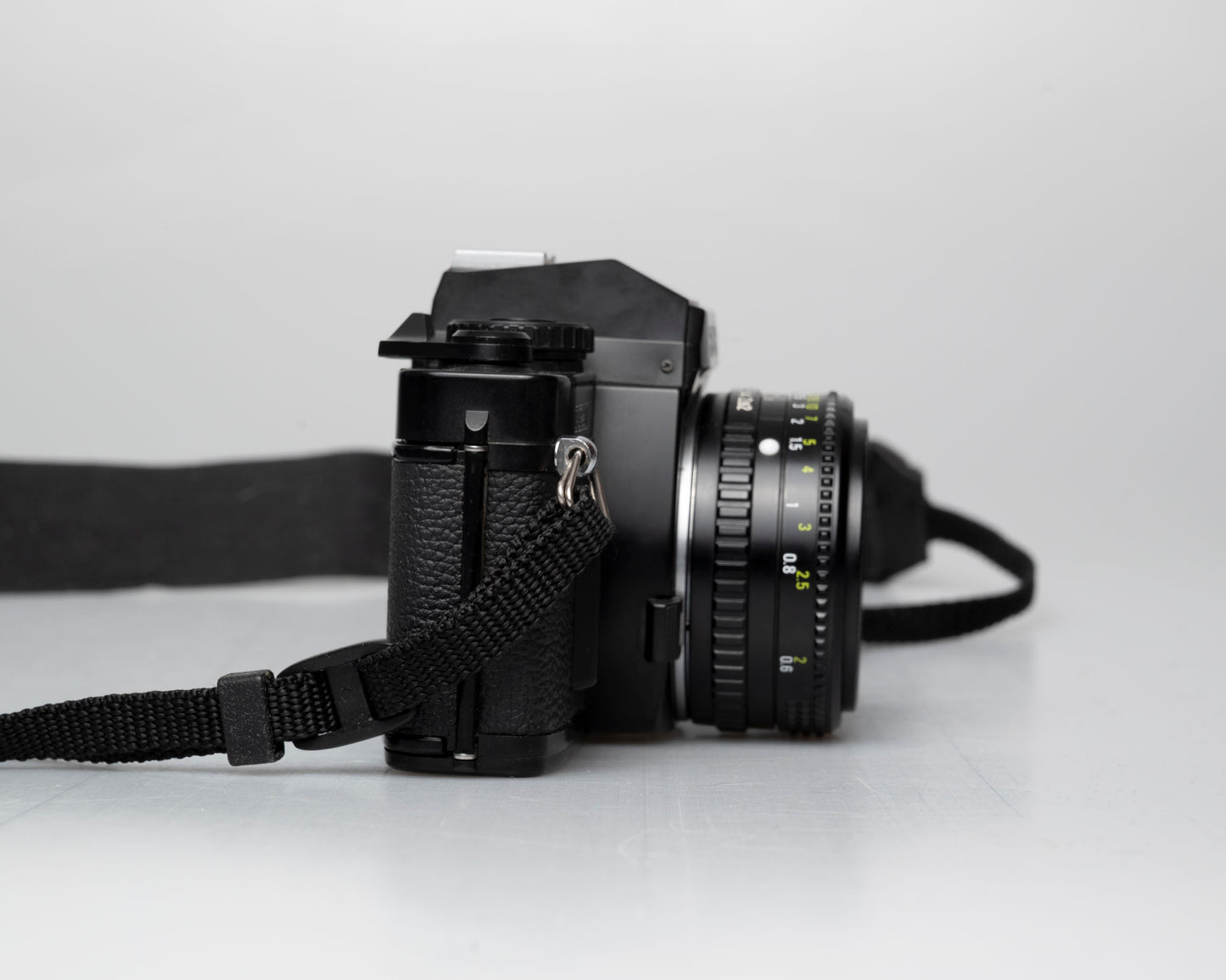 Appareil photo reflex Ricoh KR-10 Super 35mm + objectif Rikenon P 50mm 1:2
