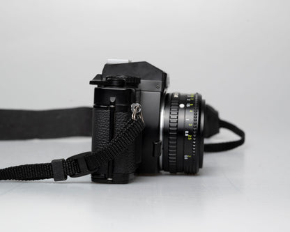 Appareil photo reflex Ricoh KR-10 Super 35mm + objectif Rikenon P 50mm 1:2