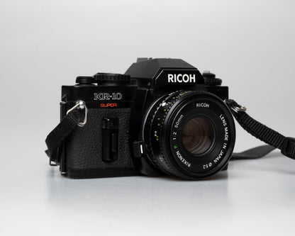 Appareil photo reflex Ricoh KR-10 Super 35mm + objectif Rikenon P 50mm 1:2