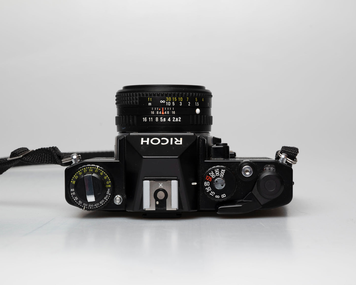 Ricoh KR-5 reflex 35mm Super avec objectif Rikenon 50mm 1:2