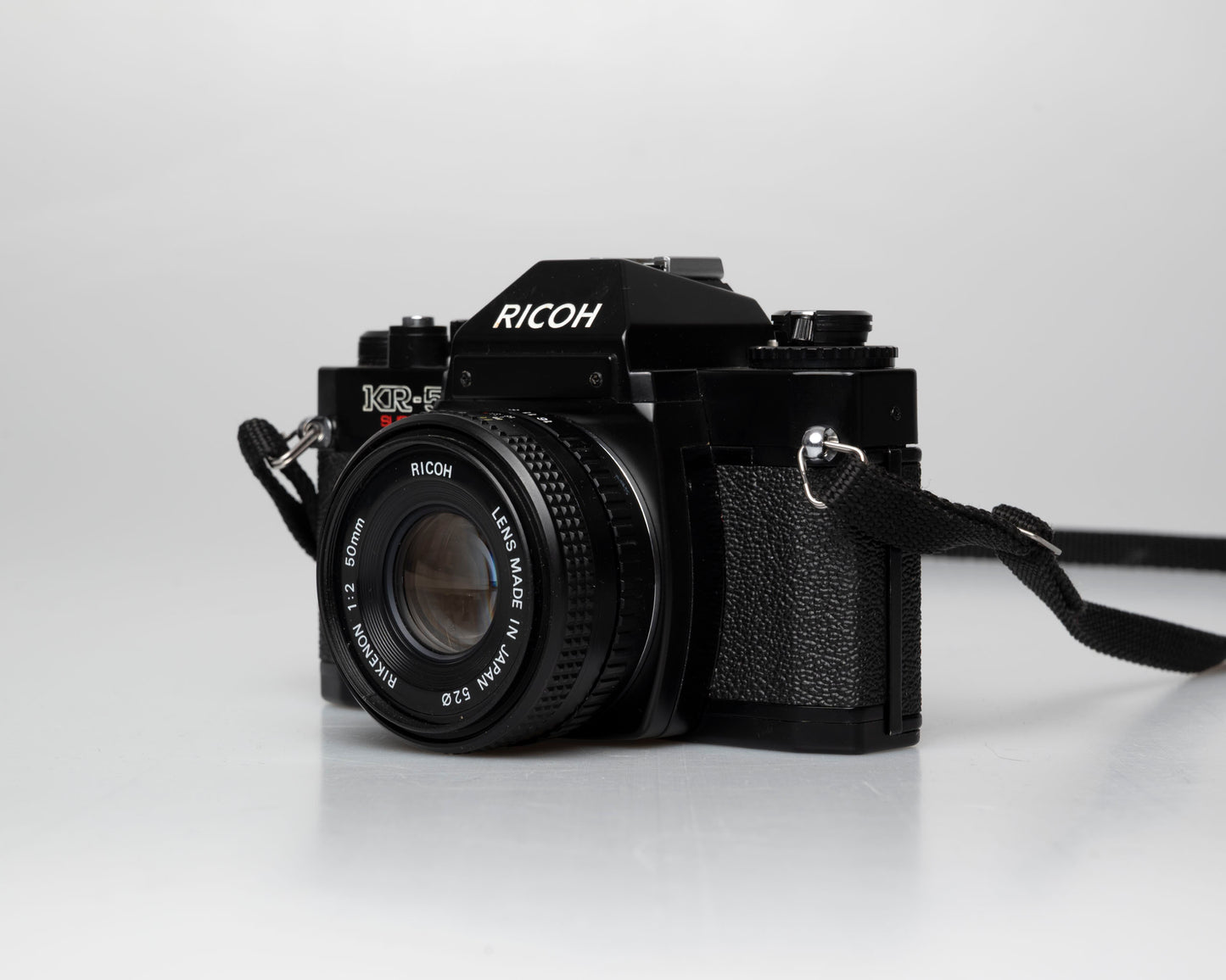 Ricoh KR-5 reflex 35mm Super avec objectif Rikenon 50mm 1:2