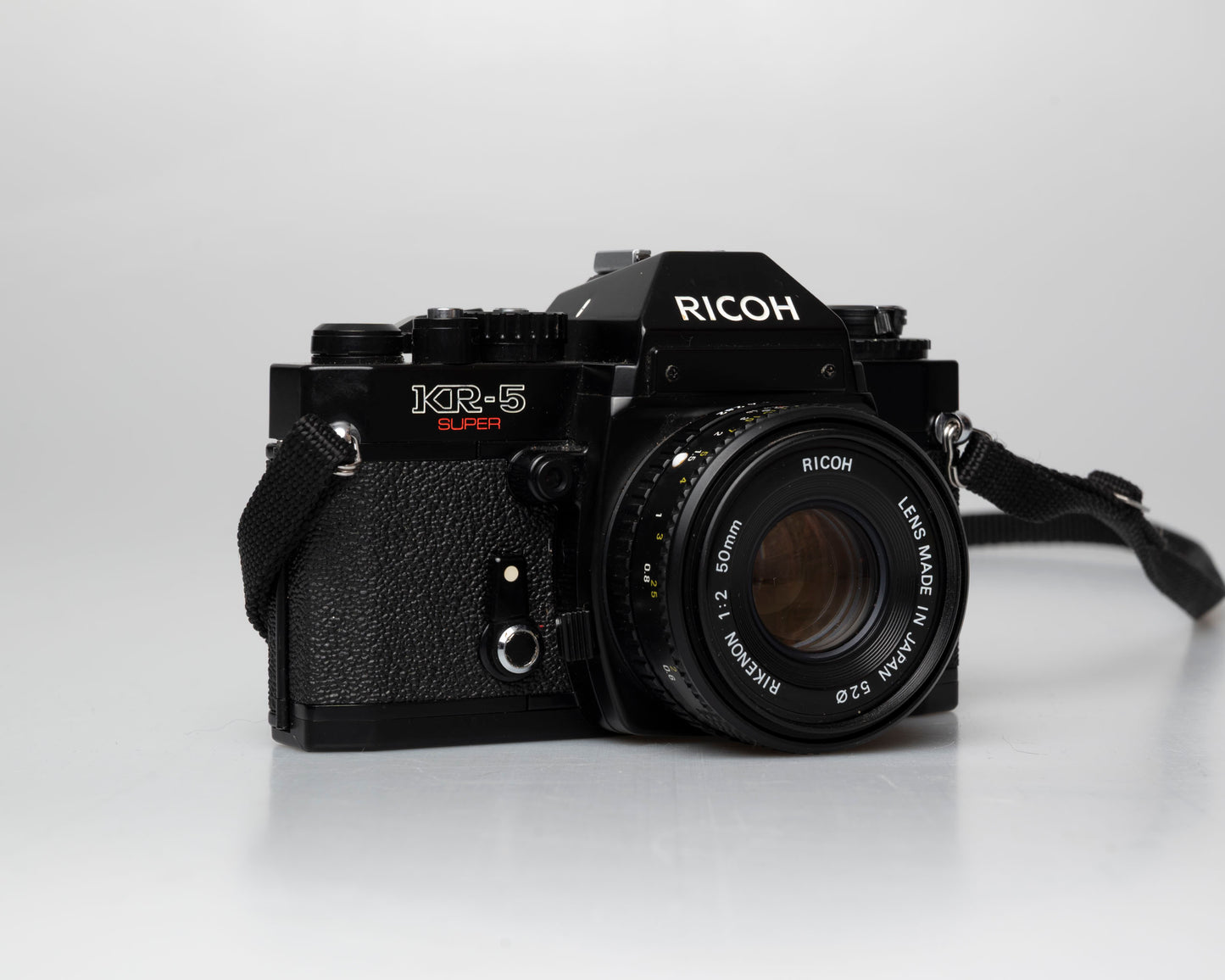Ricoh KR-5 reflex 35mm Super avec objectif Rikenon 50mm 1:2