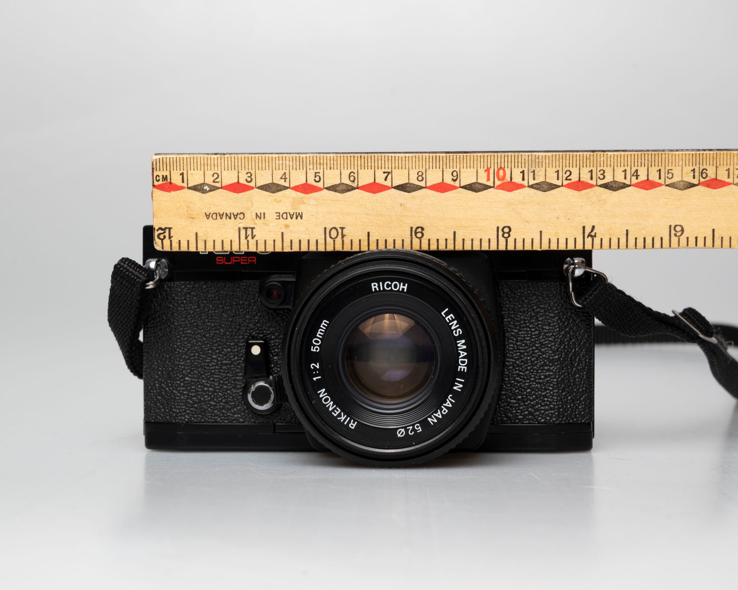 Ricoh KR-5 reflex 35mm Super avec objectif Rikenon 50mm 1:2