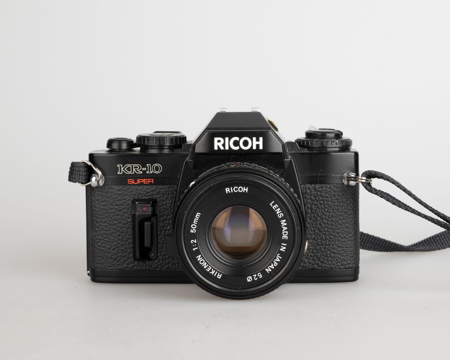 Appareil photo reflex Ricoh KR-10 Super 35 mm + objectif Rikenon 50 mm 1:2 (série 79408046)