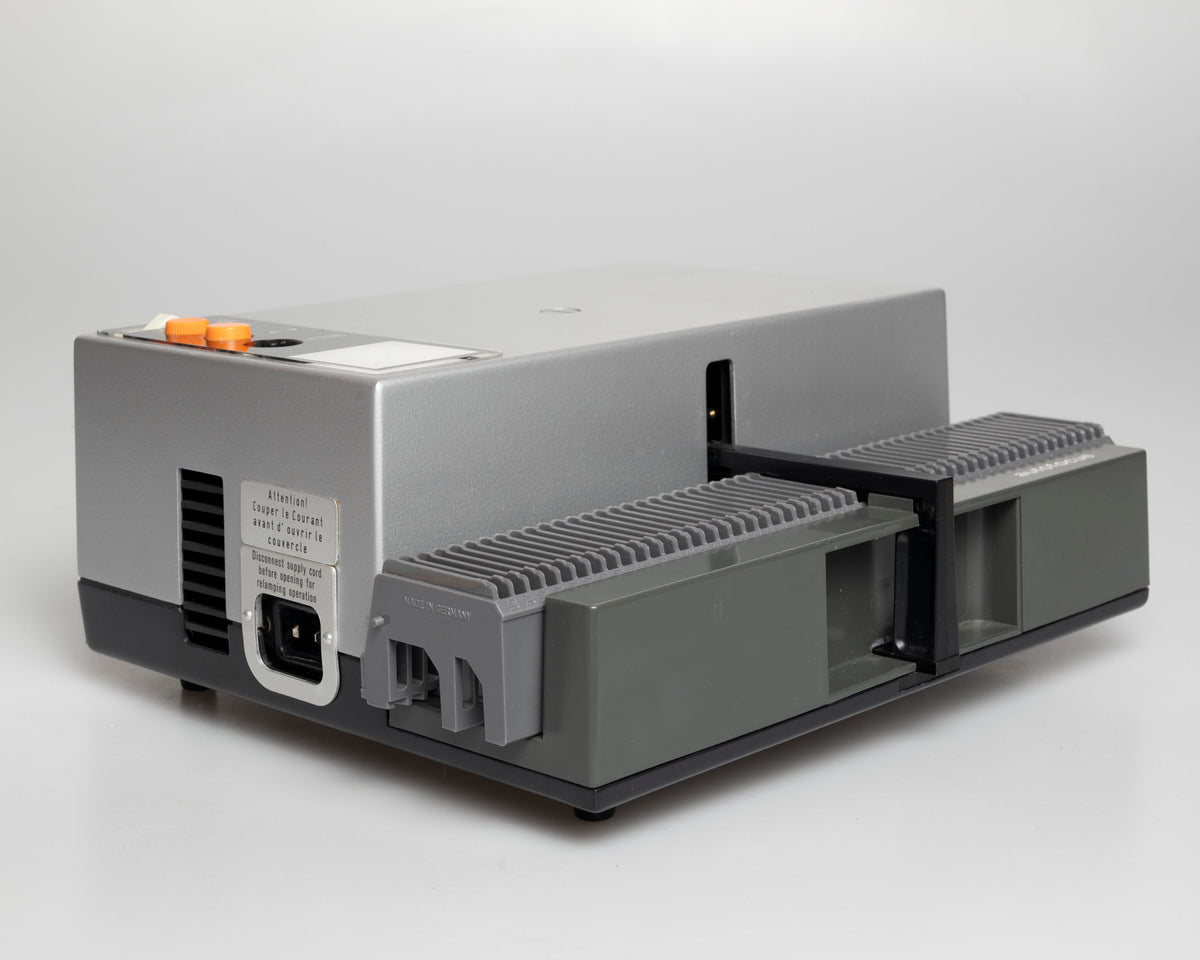 Rollei P350AF 35mm slide projector (serial 6888217)