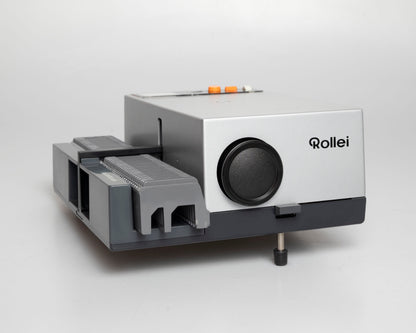 Rollei P350AF 35mm slide projector w/ remote control + case (serial 8703160)