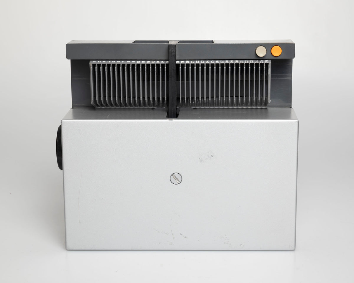 Rollei P35A 35mm slide projector w/ remote control (serial 5383334)