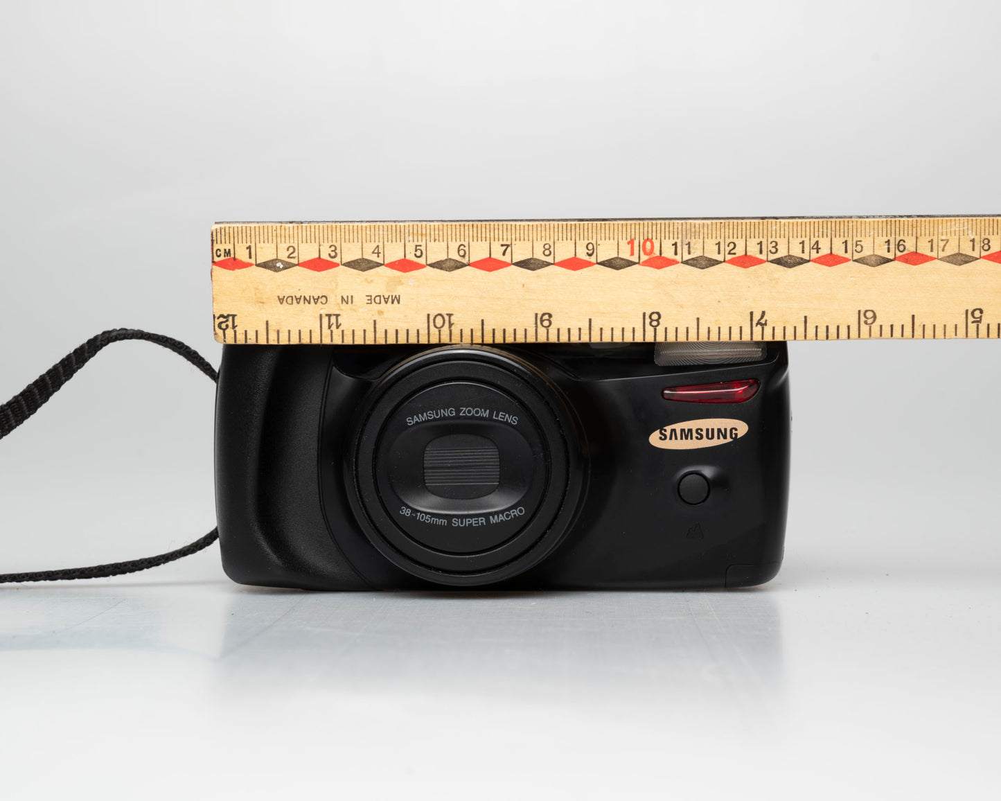 Samsung AF Zoom 1050 35mm camera w/ case + manual (serial 97101758)