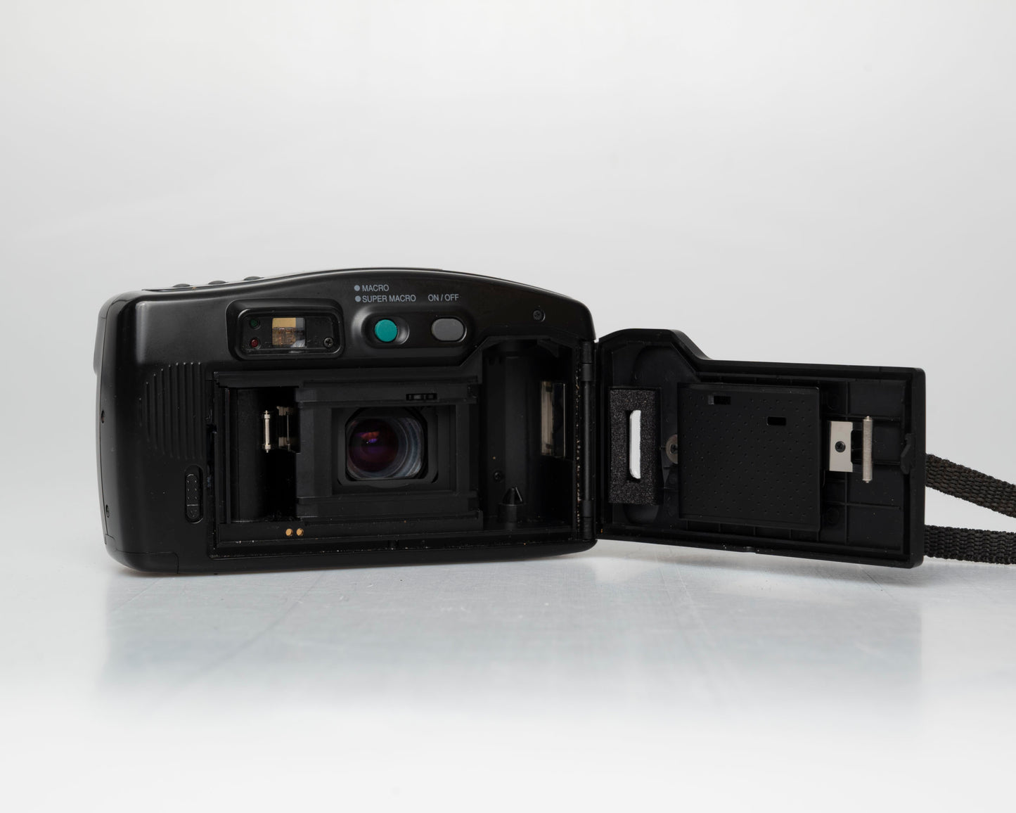 Samsung AF Zoom 1050 35mm camera w/ case + manual (serial 97101758)