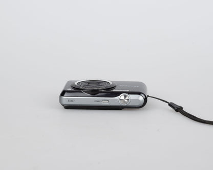 Samsung ES67 10 MP CCD sensor digicam w/ 4GB SD card + battery + charger