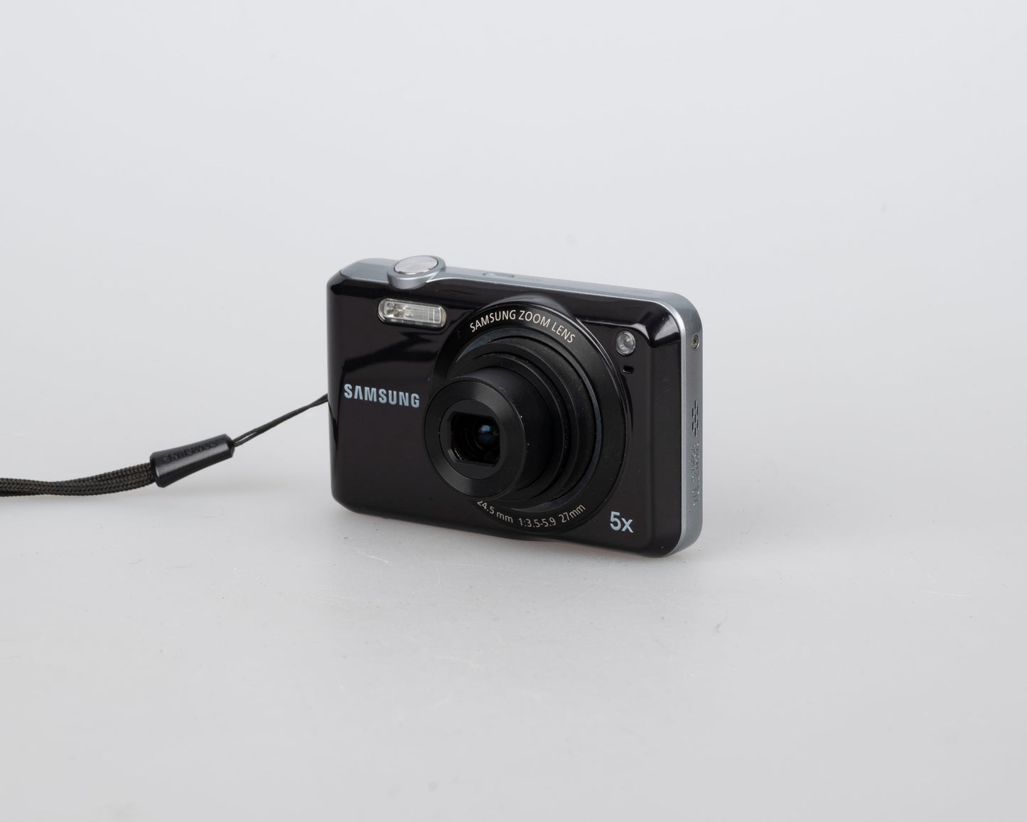 Samsung ES67 10 MP CCD sensor digicam w/ 4GB SD card + battery + charger