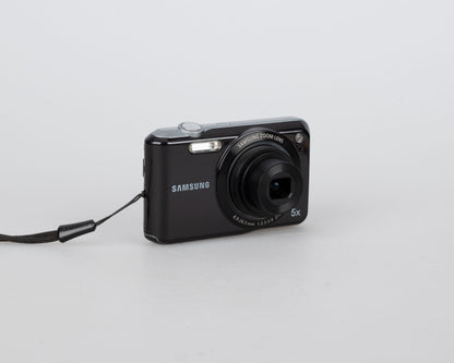 Samsung ES67 10 MP CCD sensor digicam w/ 4GB SD card + battery + charger