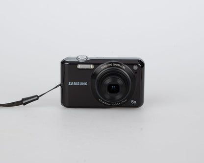 Samsung ES67 10 MP CCD sensor digicam w/ 4GB SD card + battery + charger