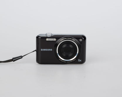 Samsung ES67 10 MP CCD sensor digicam w/ 4GB SD card + battery + charger