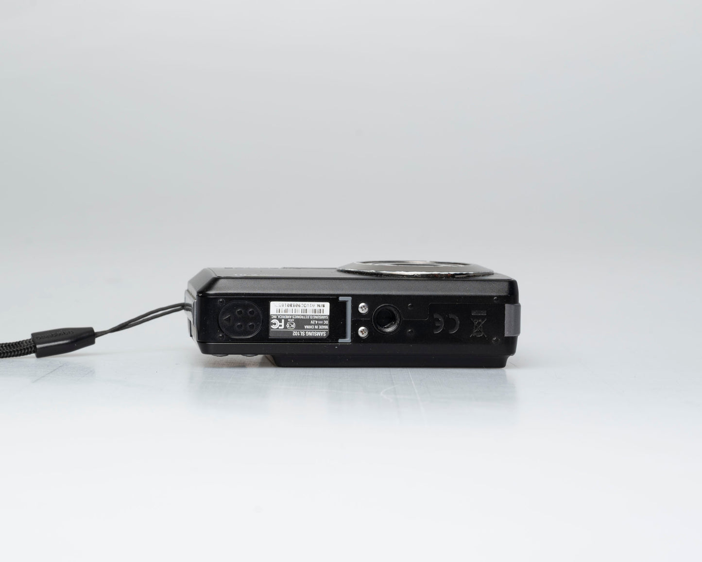 Samsung SL102 10.2 MP CCD sensor digicam w/ 2GB SD card + battery + charger (serial A1V3C908B0187L))