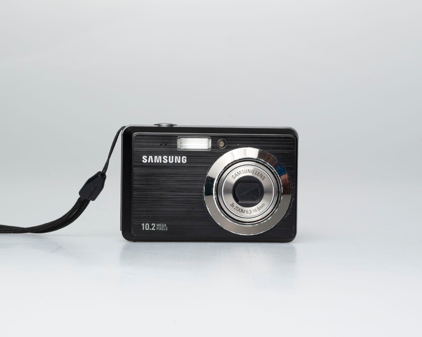Samsung SL102 10.2 MP CCD sensor digicam w/ 2GB SD card + battery + charger (serial A1V3C908B0187L))