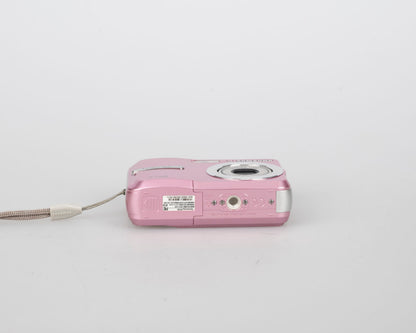 Samsung S760 7.2 MP CCD sensor digicam w/ 4GB SD card (uses AA batteries)