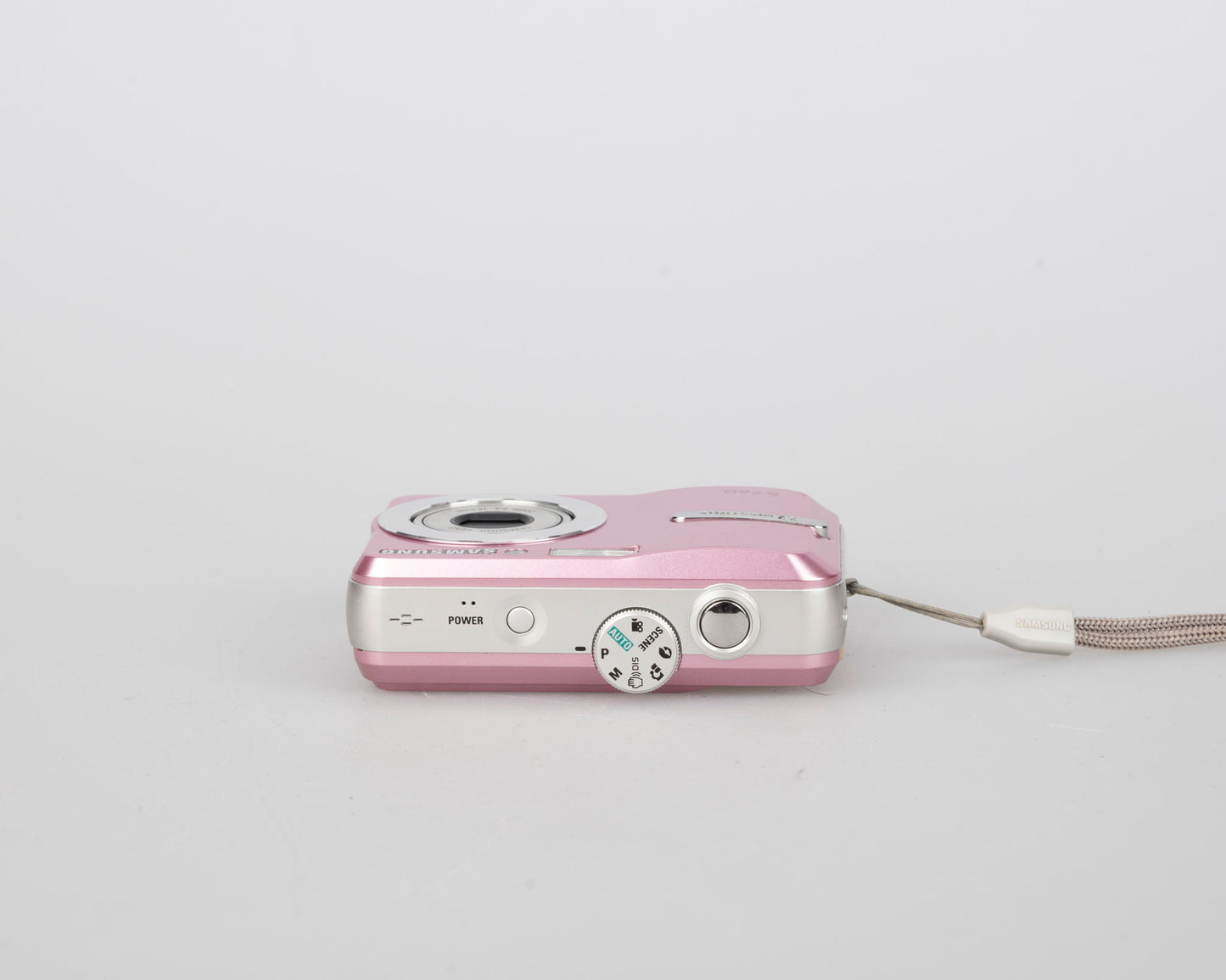 Samsung S760 7.2 MP CCD sensor digicam w/ 4GB SD card (uses AA batteries)