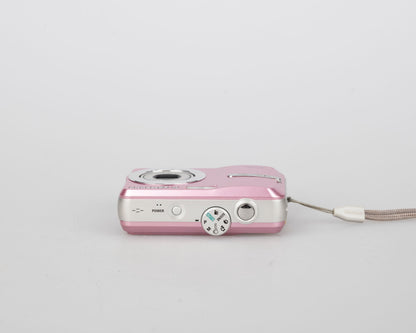 Samsung S760 7.2 MP CCD sensor digicam w/ 4GB SD card (uses AA batteries)